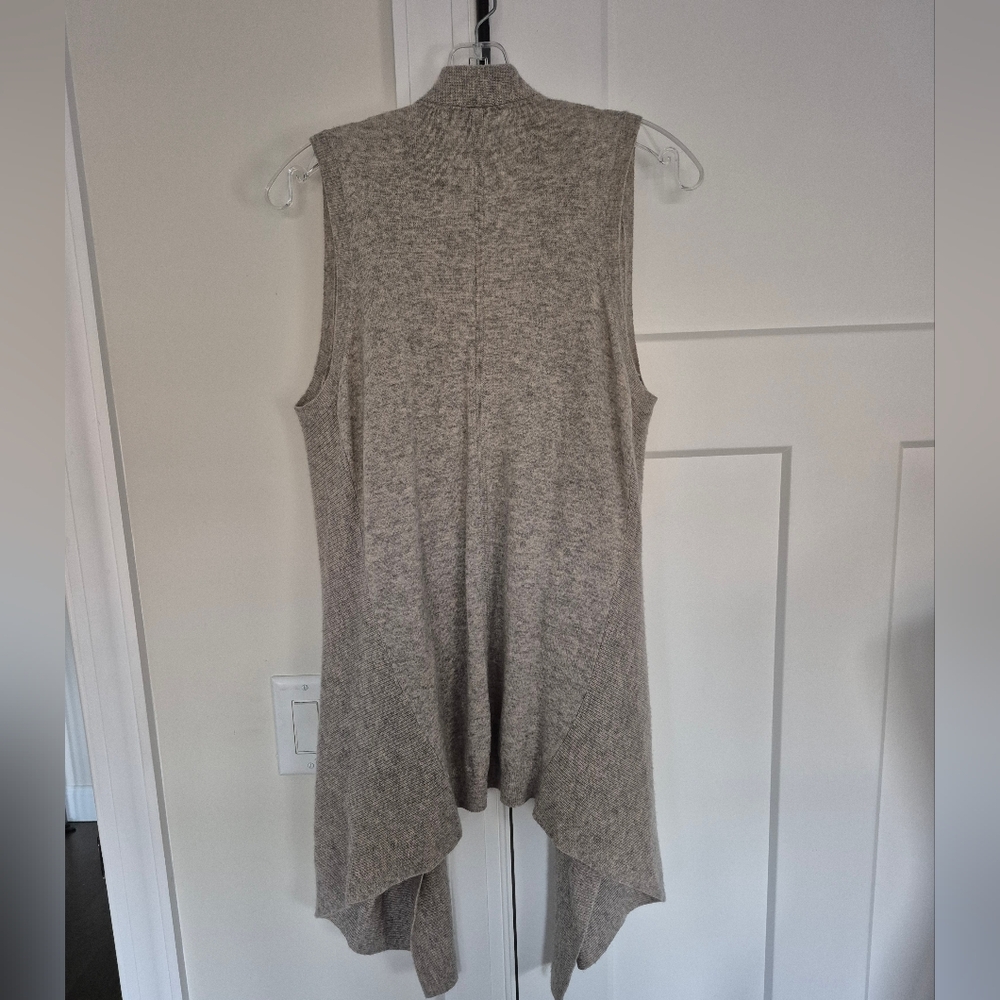 Vince Sweater Gray Wool & Cashmere Cardigan Vest Sleeveless Open Front Size XS - Picture 3 of 8